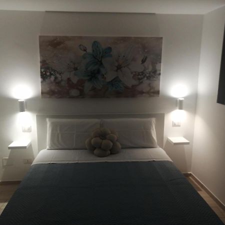 La Casa Dei Nonni Hotel Bari Luaran gambar
